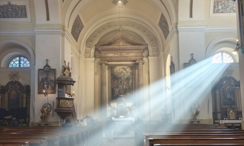 SLUŽEBNICE A SLUŽEBNÍCI EUCHARISTIE V NAŠÍ FARNOSTI